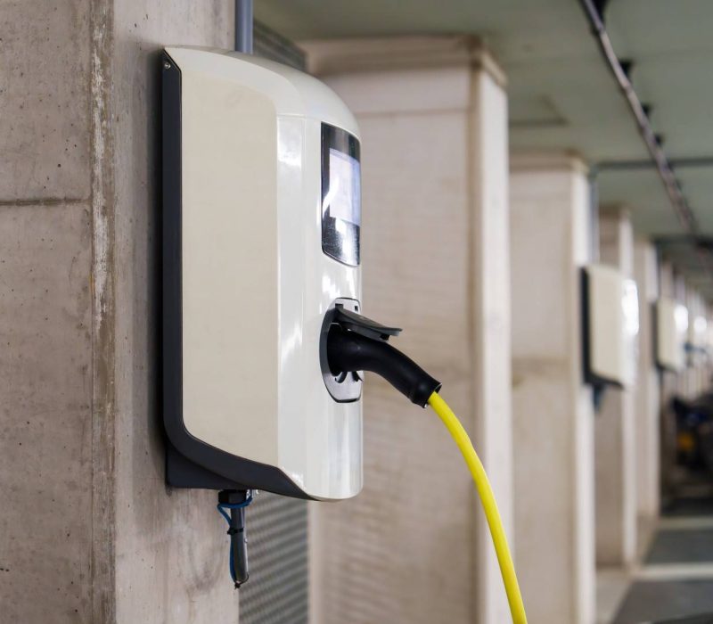 recharging-electric-cars-at-the-charging-station-i-2026-03-16-06-20-52-utc (Large)